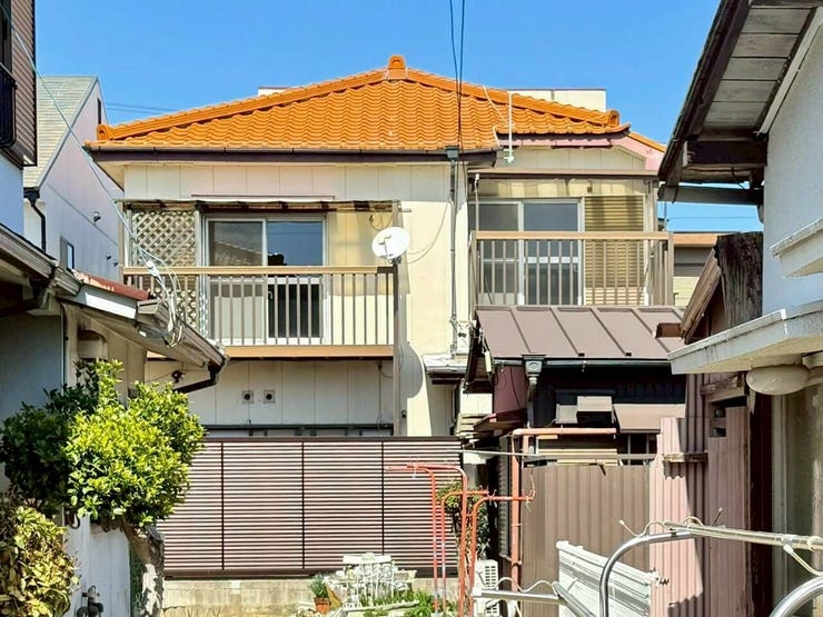 ◇外観写真◇
1、2階にキッチン、トイレ、浴室等水回りが完備されています♪ですので、親世帯子世帯が干渉しすぎず、生活リズムの違いやプライバシー確保できる、大きなメリットがあります♪