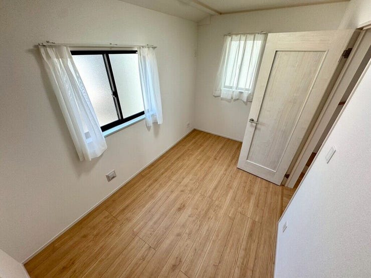 【Bedroom】主寝室や子ども部屋、在宅ワークにも使える洋室。暮らしに合わせて自由にレイアウトできます。