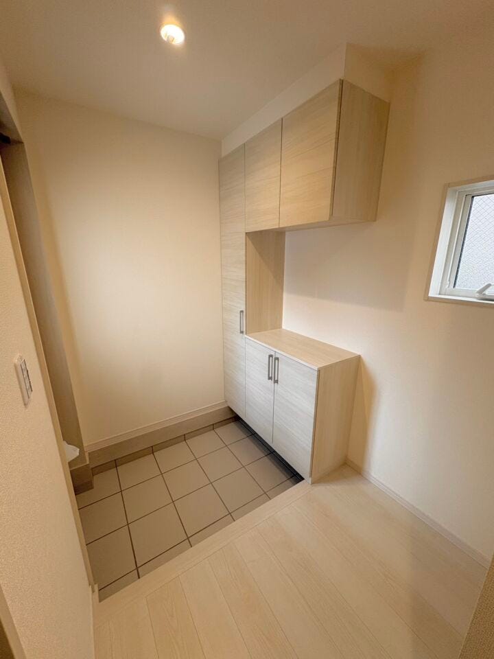 広々とした玄関スペース!
たくさん靴も収納可能です♪