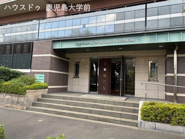 オートロックの高級感あるエントランス