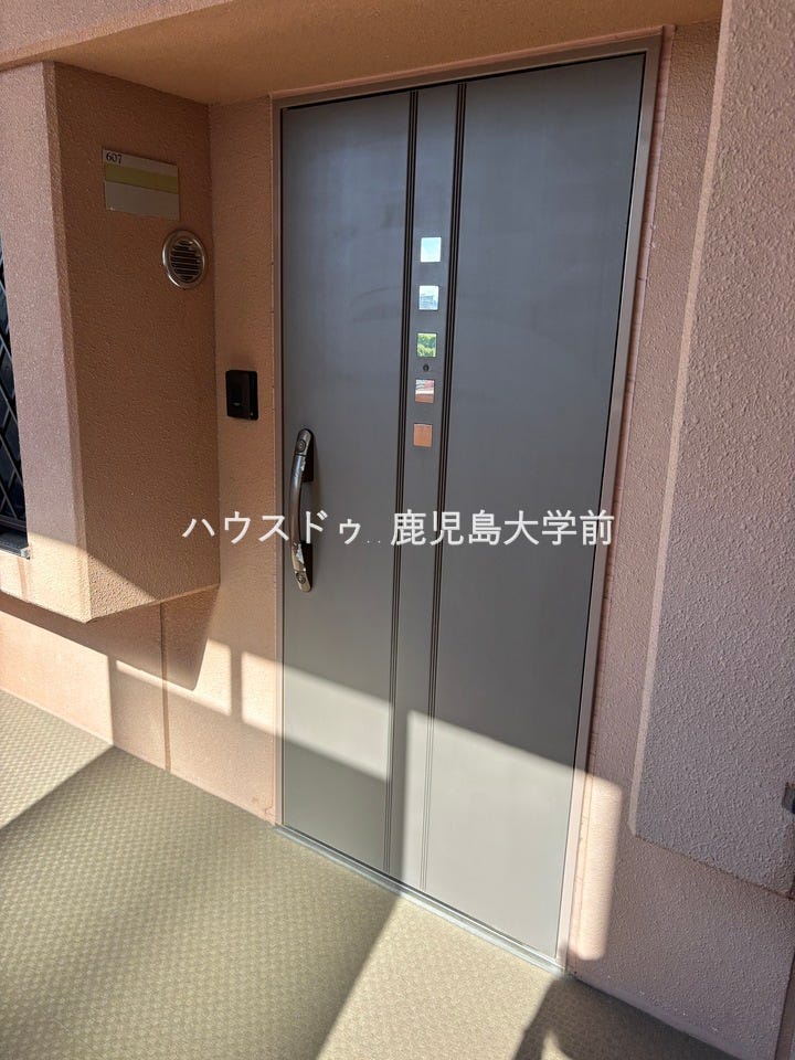 2重ロック式玄関ドア