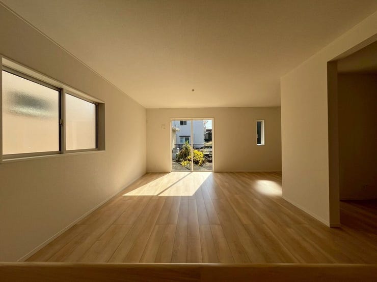 ~キッチンから見たリビング~