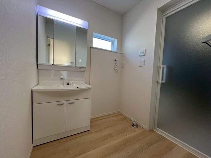 ~独立洗面台&室内洗濯機置場~