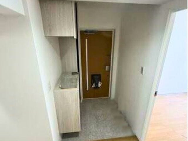 玄関:玄関左側にシューズボックスがあります。お出かけ時の小物もここに置いておくのも良いかもしれません
(2025年8月24日)