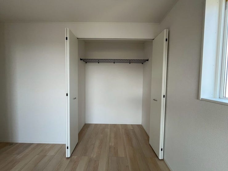 ~7.2帖洋室~
洋服などたくさん入ります