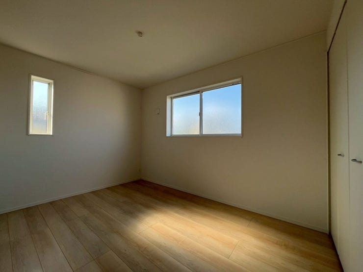 ~6帖~
陽が差し込むので日中は明るいです