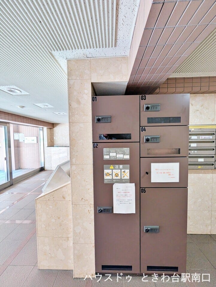 不在時でも荷物を受け取れる便利な宅配ボックス付き。ネット通販が多い方にも安心で快適な生活が叶います。