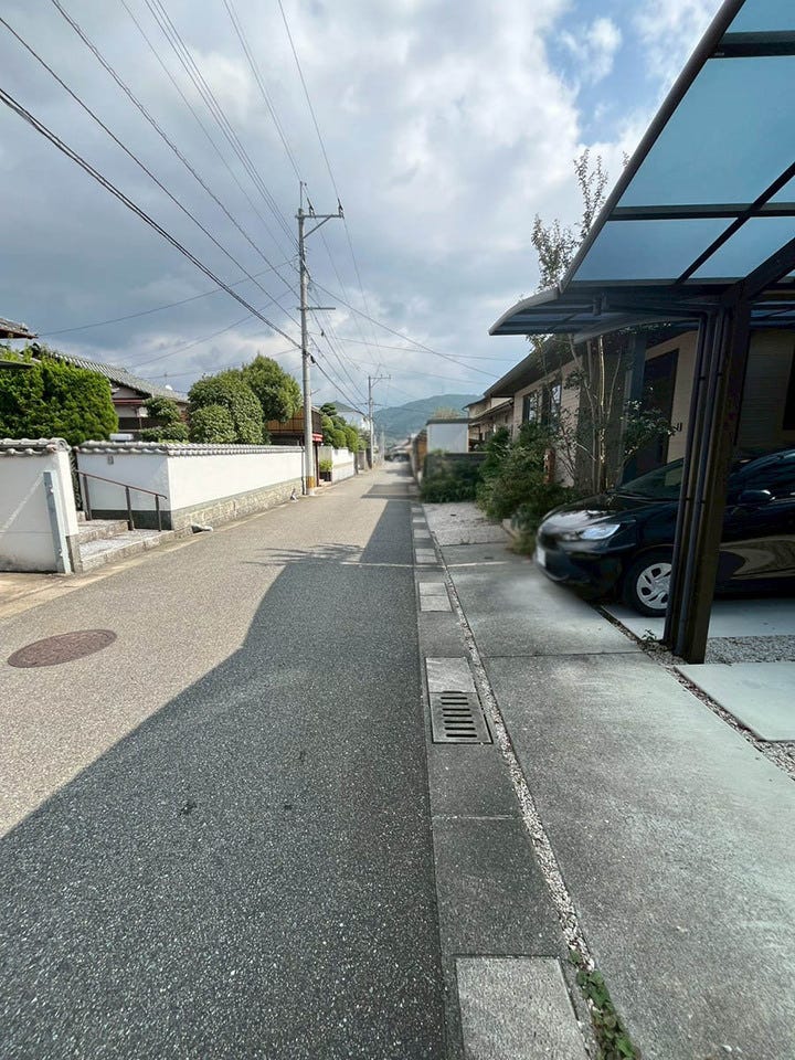 築浅美麗な平屋戸建て♪カーポート2台分で雨の日も安心♪