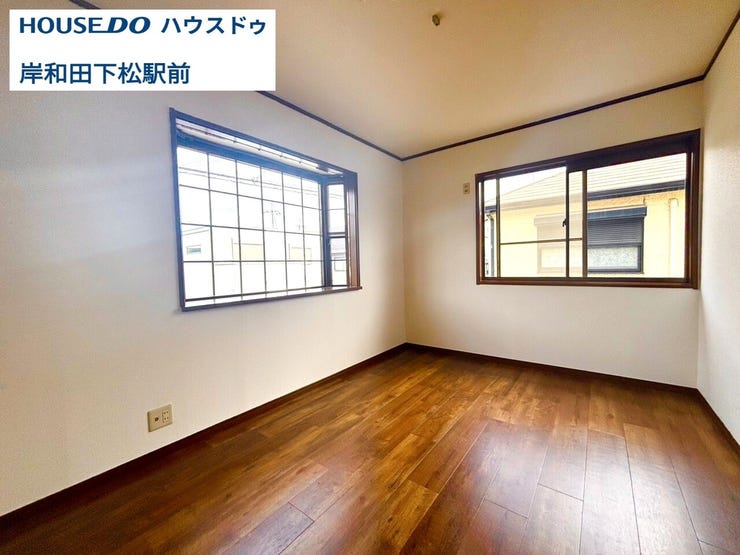 小さなお子様のいらっしゃるご家庭など、家族お揃いでお休みいただくこともできる、ゆったりとした広さの洋室です。