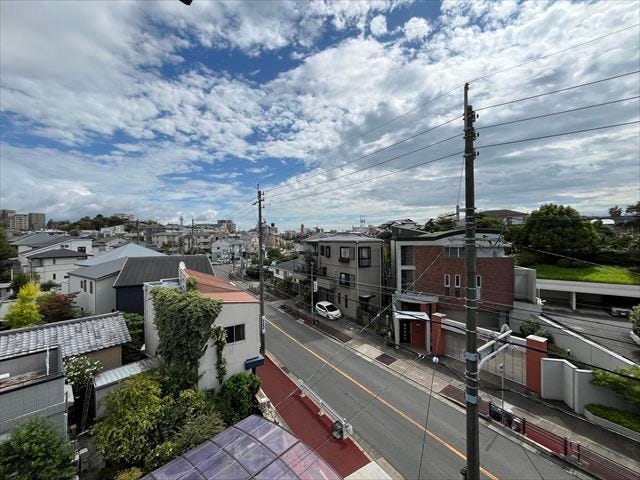 バルコニーからの眺望です。リフレッシュしたいときはバルコニーに出て、移り行く景色を眺めるのも◎
(2025年9月29日撮影)