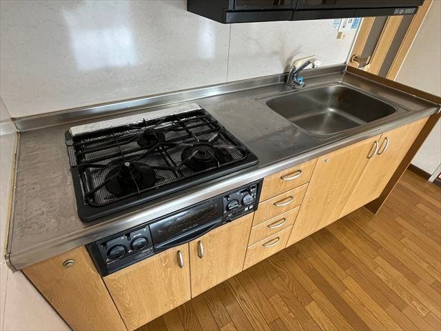 ◆ビルトインコンロ◆ワイドシンクや3種類の同時調理が可能な3口コンロも標準装備です!奥様には嬉しい機能ですね。