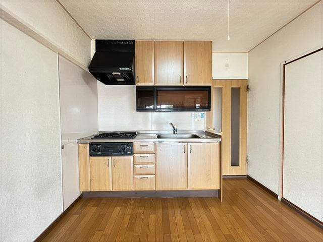 吊式食器乾燥機付きのキッチン♪壁付けで、調理に集中しやすく水はねや油はねも飛び散りにくいです◎
(2025年9月29日撮影)