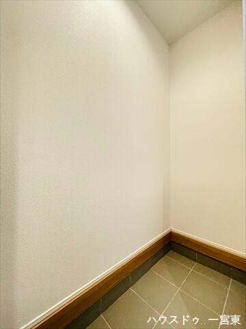 【SIC】ベビーカーやアウトドア用品などたくさんしまえて便利なシューズインクローク付き♪靴が散らかりにくく、玄関まわりをスッキリと保てます。