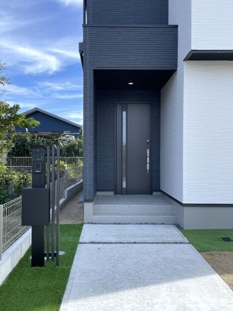 土地面積:191.73㎡/57.99坪
延床面積:109.09㎡/32.99坪
*お気軽にお問い合わせください*