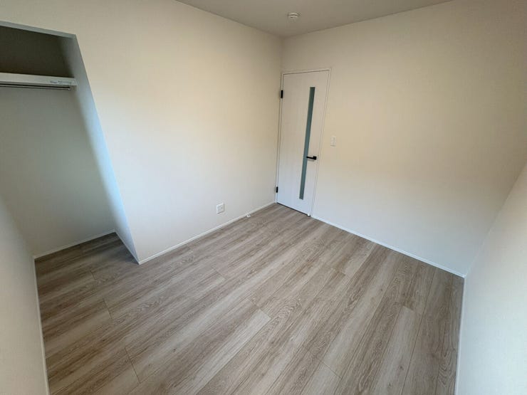 室内(2025年10月)撮影
◎本日案内可能◎
全居室フローリングの3LDK!フローリングは、カーペットや畳のように汚れが繊維に入り込んでしまうことがないため、お掃除が楽チンです♪