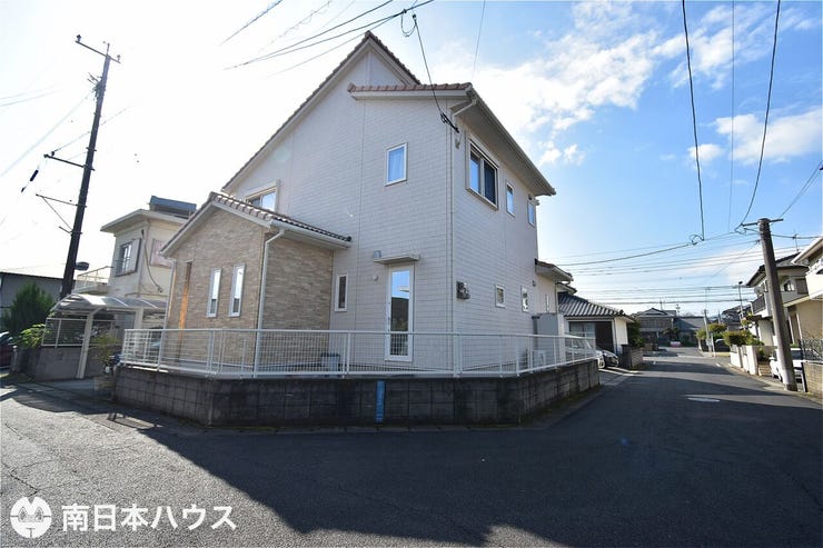【外観】令和7年11月16日 撮影
北角地で通風良好です♪桜丘東小学校まで徒歩4分で通学も安心!