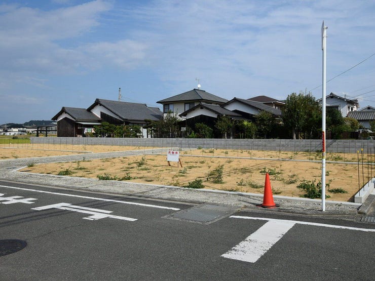 外観を南西側より撮影