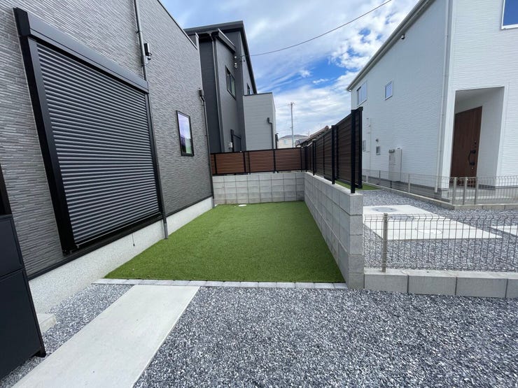 ◇庭◇
人工芝施工♪