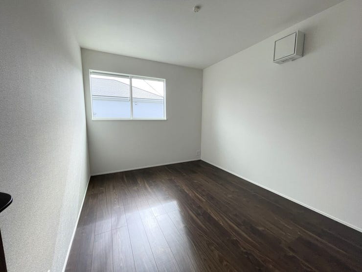 ◇洋室6帖◇
南向きで日当たり良好♪
収納完備!