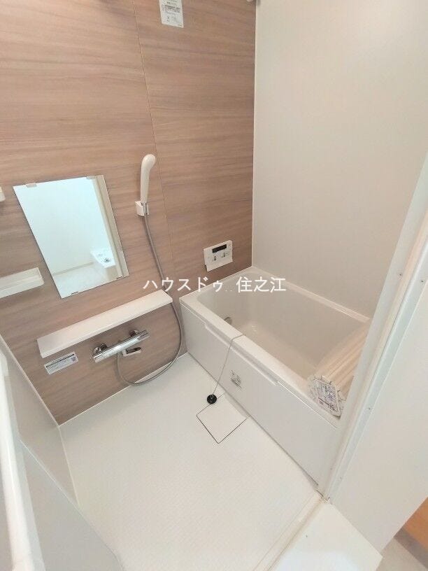 一日の疲れを癒すバスルーム。生活時間の違う家族に嬉しい追炊き機能付きです