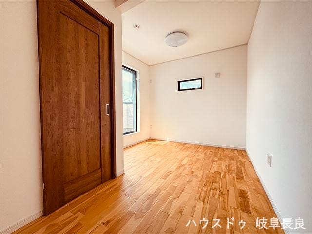 【3階5.7帖洋室】