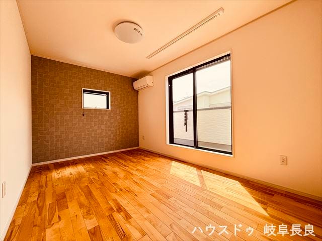 【2階7.5帖洋室】