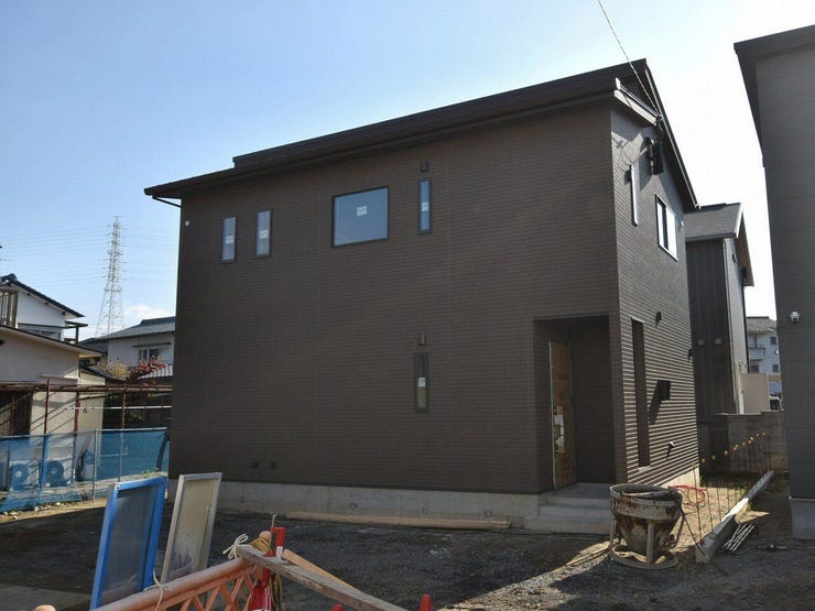 【外観】
外観を北西側より撮影 2025.11.15