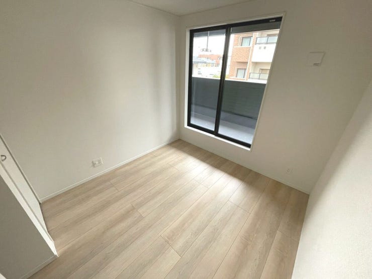 2階南西側約5帖洋室