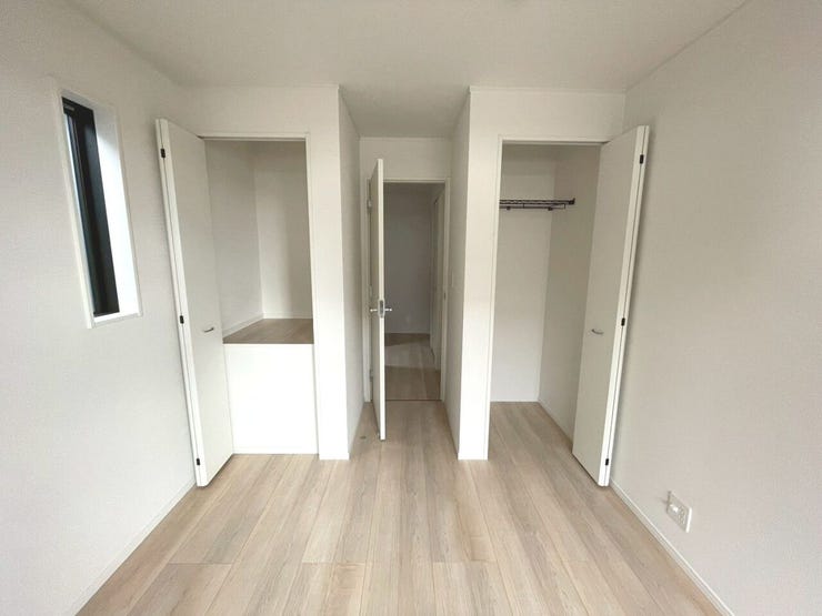 2階南西側約5帖洋室