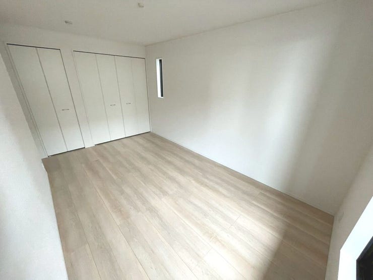 2階南東側約8帖洋室