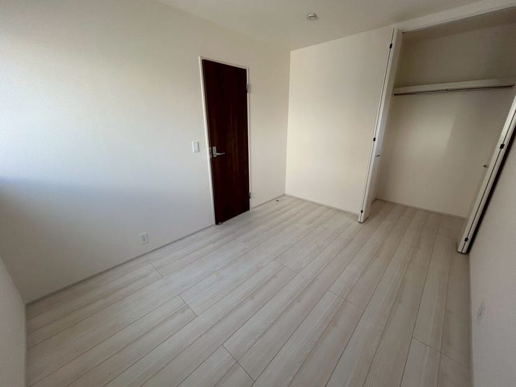 全部屋にしっかりクローゼットがあります。