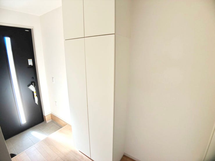 ◎玄関(1/18撮影)
シューズボックスは天井まで高さのあるトールタイプ◎コンパクトなサイズ感ですが、余分な空間がない長方形の形なのでたくさん収納できます!