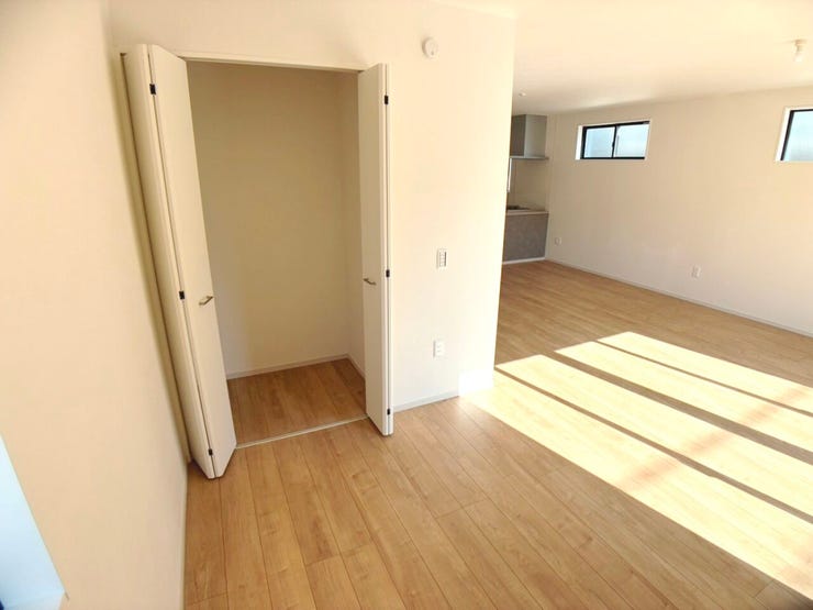 ◎リビング(1/18撮影)
3.3帖の洋室に間仕切対応可能!
将来に合わせて変更可能です◎