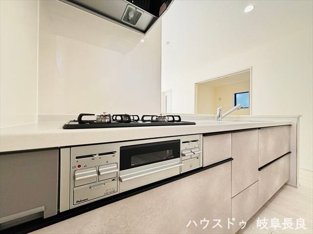 ≪南側東向き≫
周辺はとても静かです。