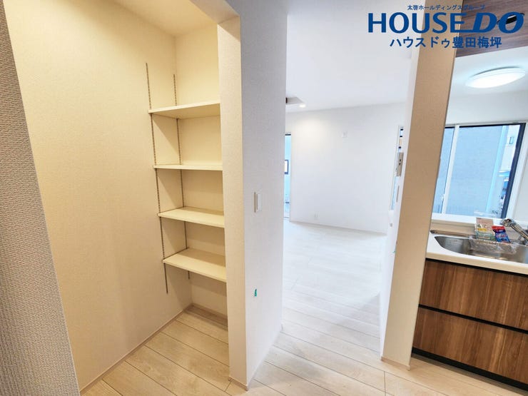 キッチン横パントリー