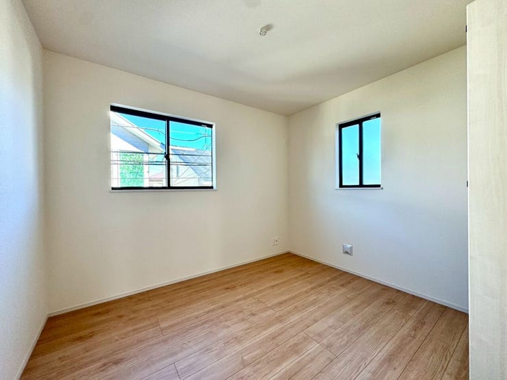 【Bedroom】ナチュラルな内装で、リラックスできる空間。寝室や書斎にも最適です。