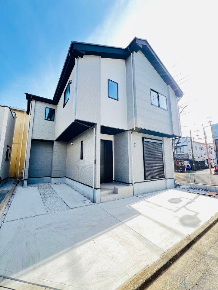 2方向が道路に面した開放的な角地。採光・通風に優れ、プライバシーも保ちやすい立地です。