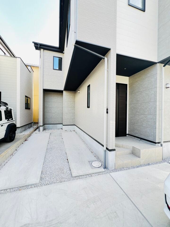 セカンドカーや来客時にも便利な2台分のカースペースを確保しています。