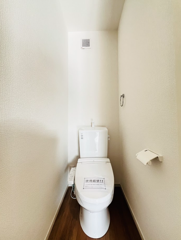 冬場も冷たくない温水洗浄便座。いつも清潔・快適に使えます。