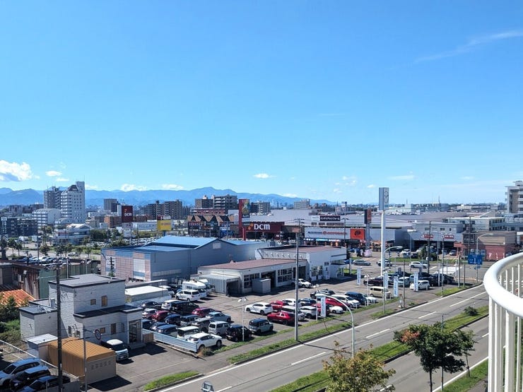 【眺望写真】
バルコニーからの眺望を楽しんでください(^^♪