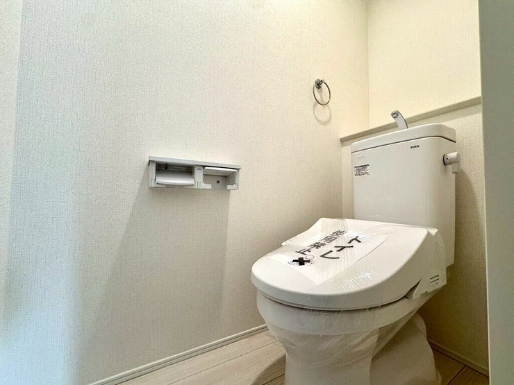 【Toilet】清潔感があり、落ち着いたデザインのトイレ。家族みんなが快適に使えます。