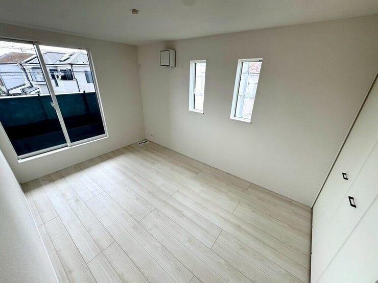 【Bedroom】ナチュラルな内装で、リラックスできる空間。寝室や書斎にも最適です。