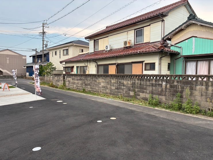 前面道路は近隣にお住まいの方のみが利用いたしますので、お子様が小さいなご家庭でも安心ですね!