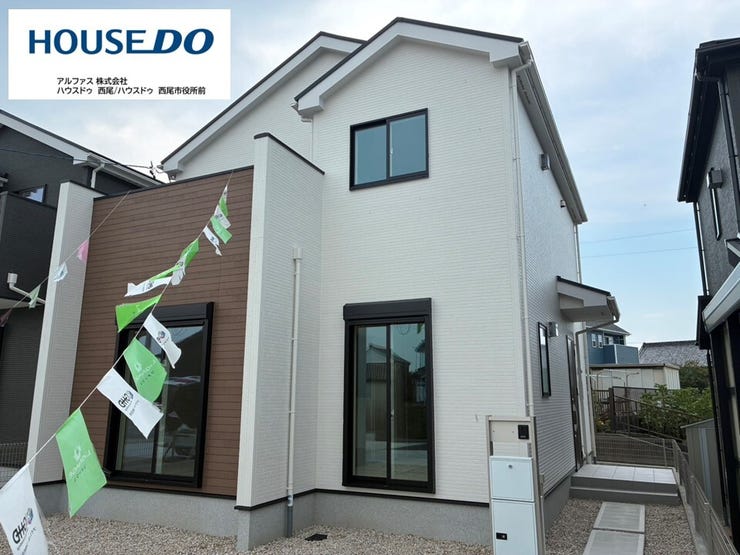 【外観】
見るだけ!聞くだけ!大歓迎です♪