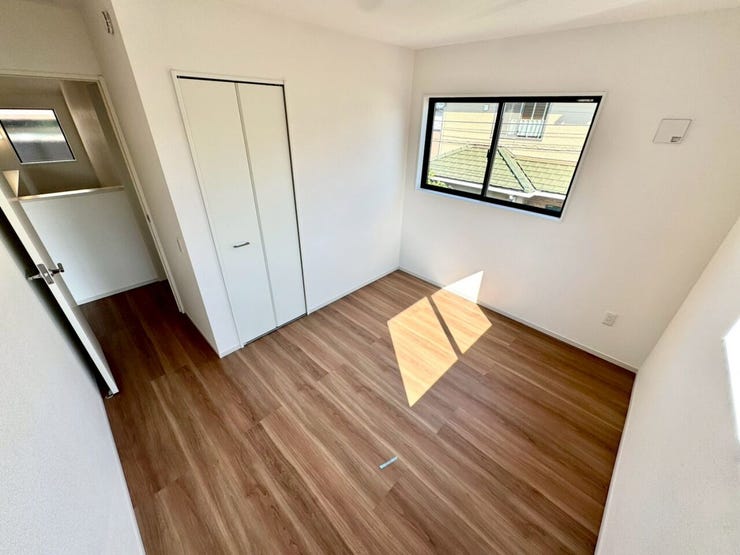 【Bedroom】ナチュラルな内装で、リラックスできる空間。寝室や書斎にも最適です。