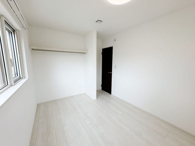室内(2026年6月)撮影
◎現地案内予約受付中!◎
ひと目で手持ちの服がわかる!しまって着ないがなくなるオープンクローゼット◎