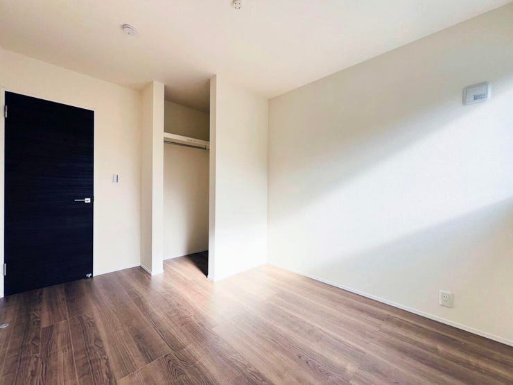 南東側5.1帖洋室