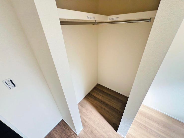 南東側5.1帖洋室