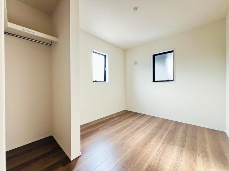 北西側5.1帖洋室