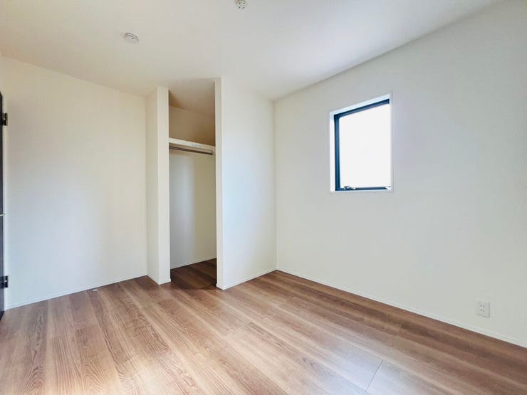 北西側5.1帖洋室